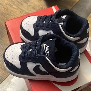 Nike Kids Sneakers in Navy and White